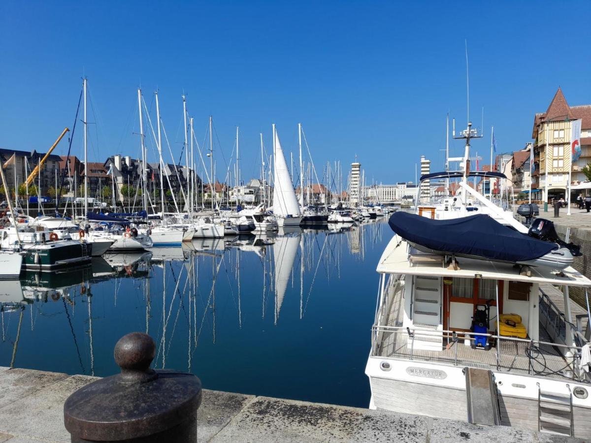 Studio Les Marinas-10 By Interhome Довіль Екстер'єр фото